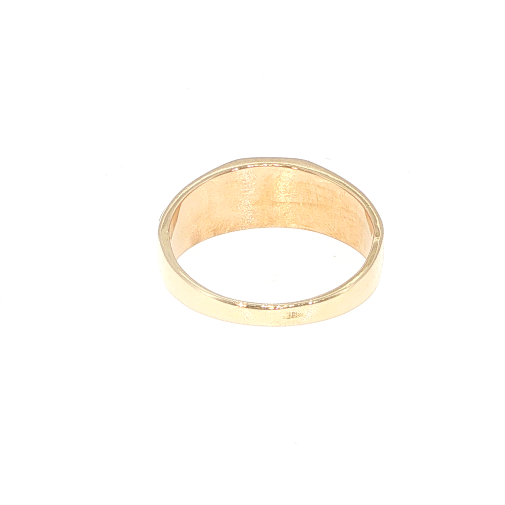 Deep Blue Sapphire Grooved Signet Ring in Yellow Gold
