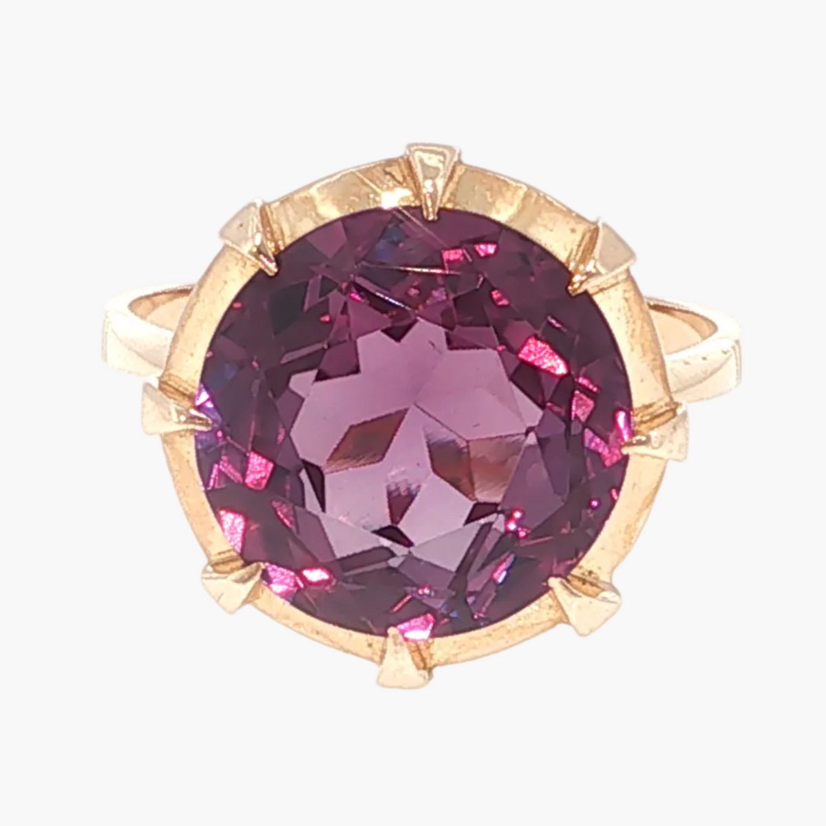 Round Amethyst Solitaire Ring in Yellow Gold