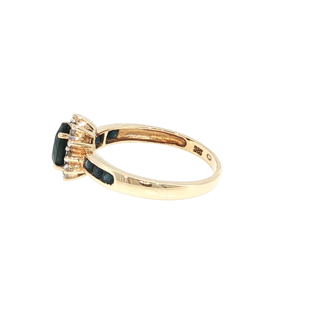 Oval Sapphire and Yellow Gold Multistone Ring