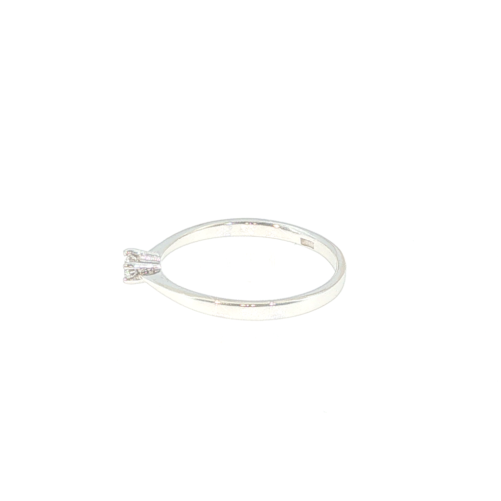 Diamond Solitaire Ring in White Gold