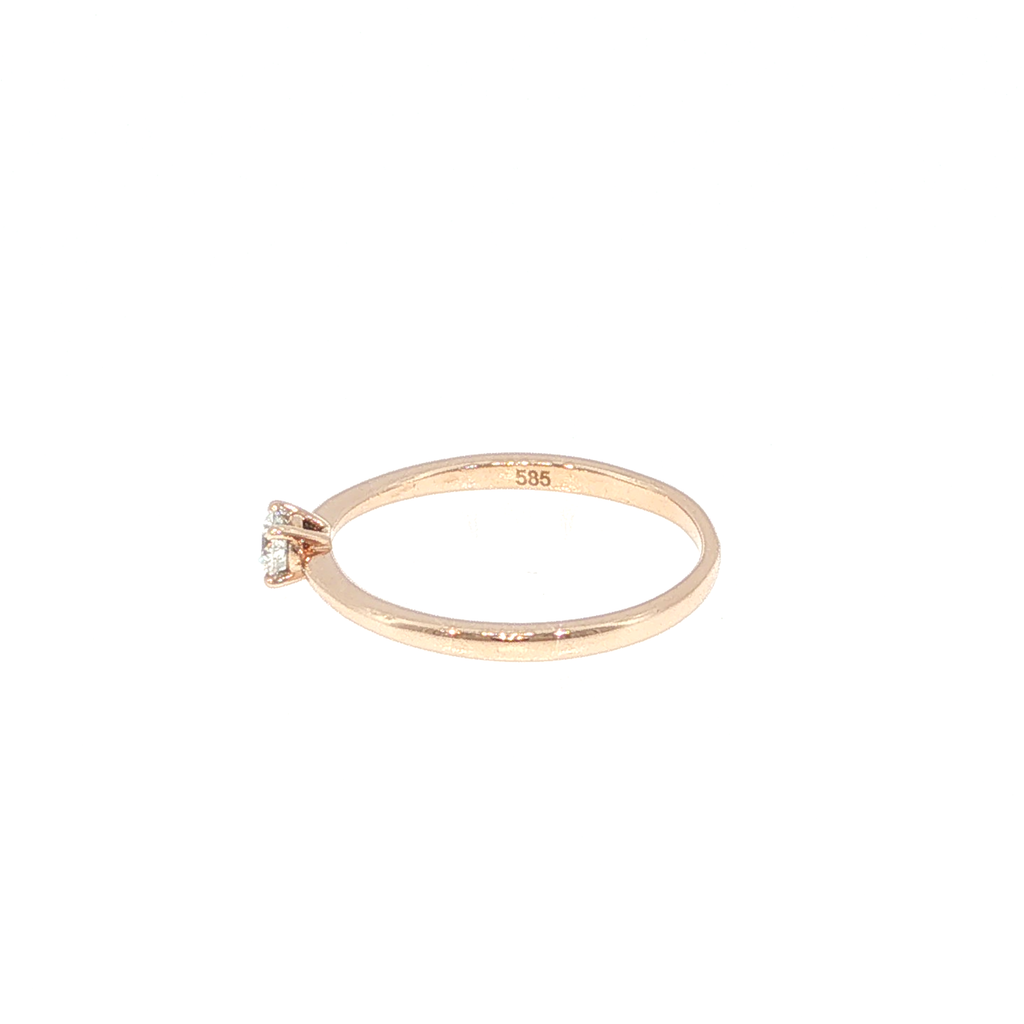 Diamond Solitaire Ring in Rose Gold