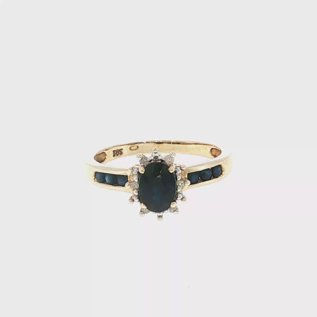 Oval Sapphire and Yellow Gold Multistone Ring