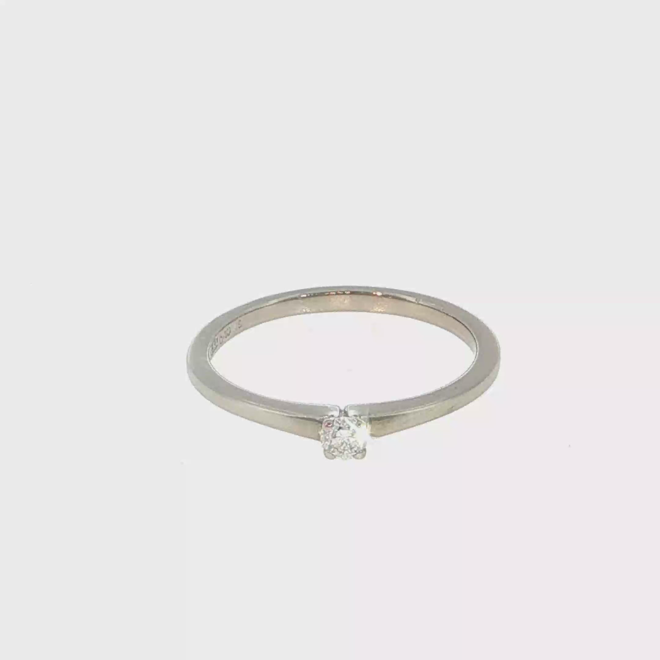 Diamond Solitaire Ring in White Gold