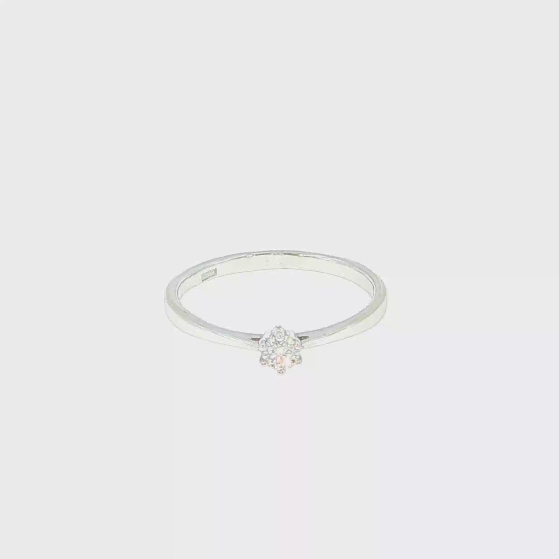 Diamond Solitaire Ring in White Gold