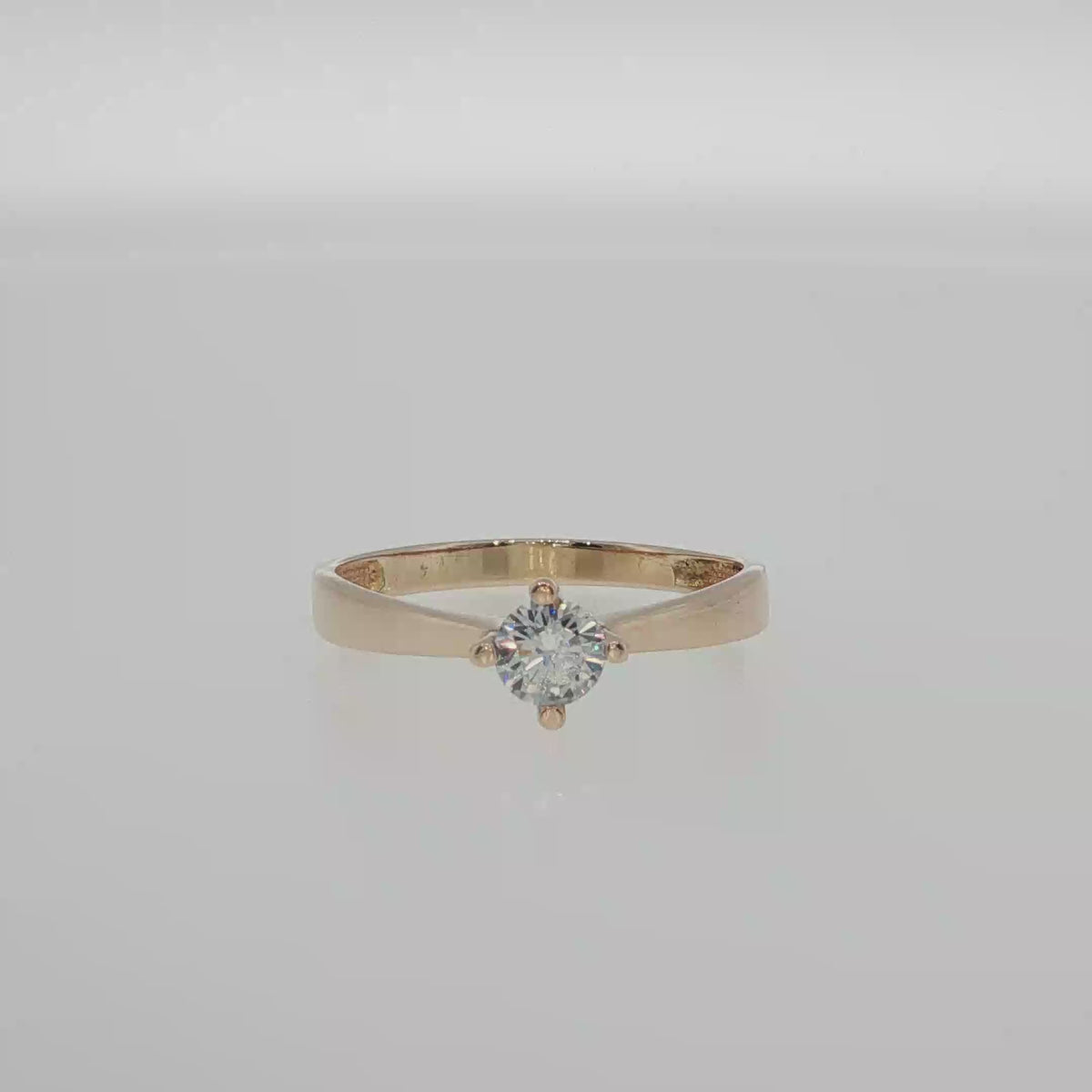 Round Diamond Solitaire Ring in Rose Gold
